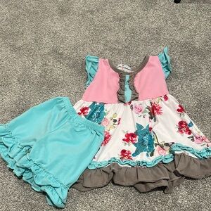 Adorable‎ Sweetness floral dress and ruffle shorts size 4